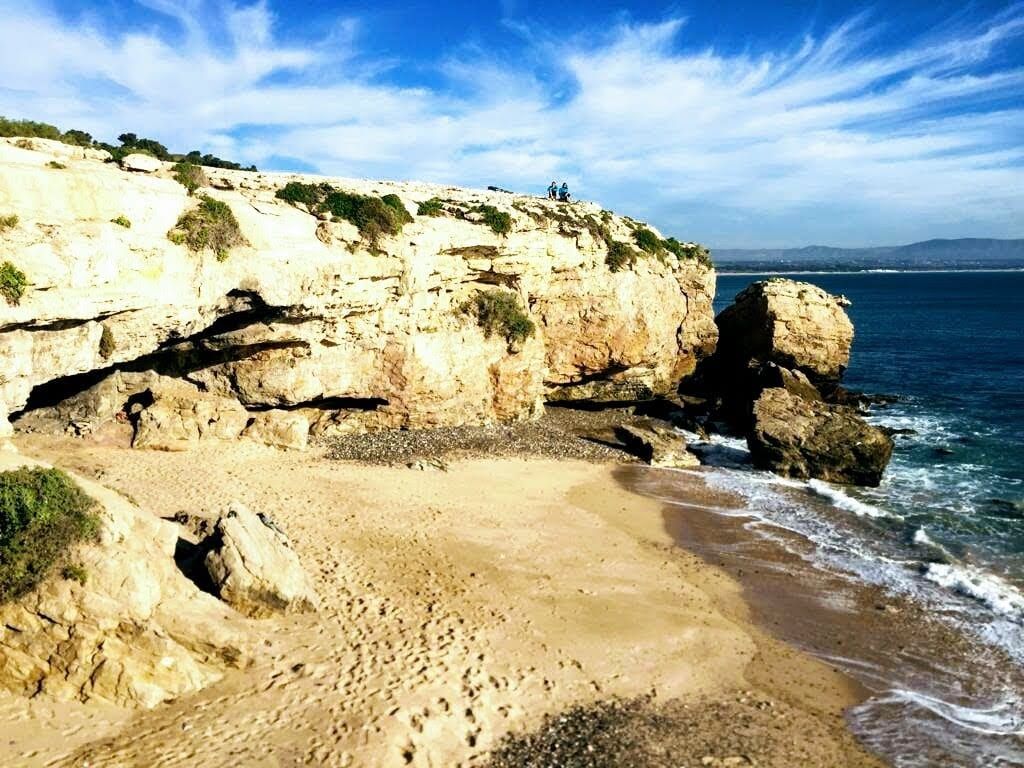 Entre phare et grotte
